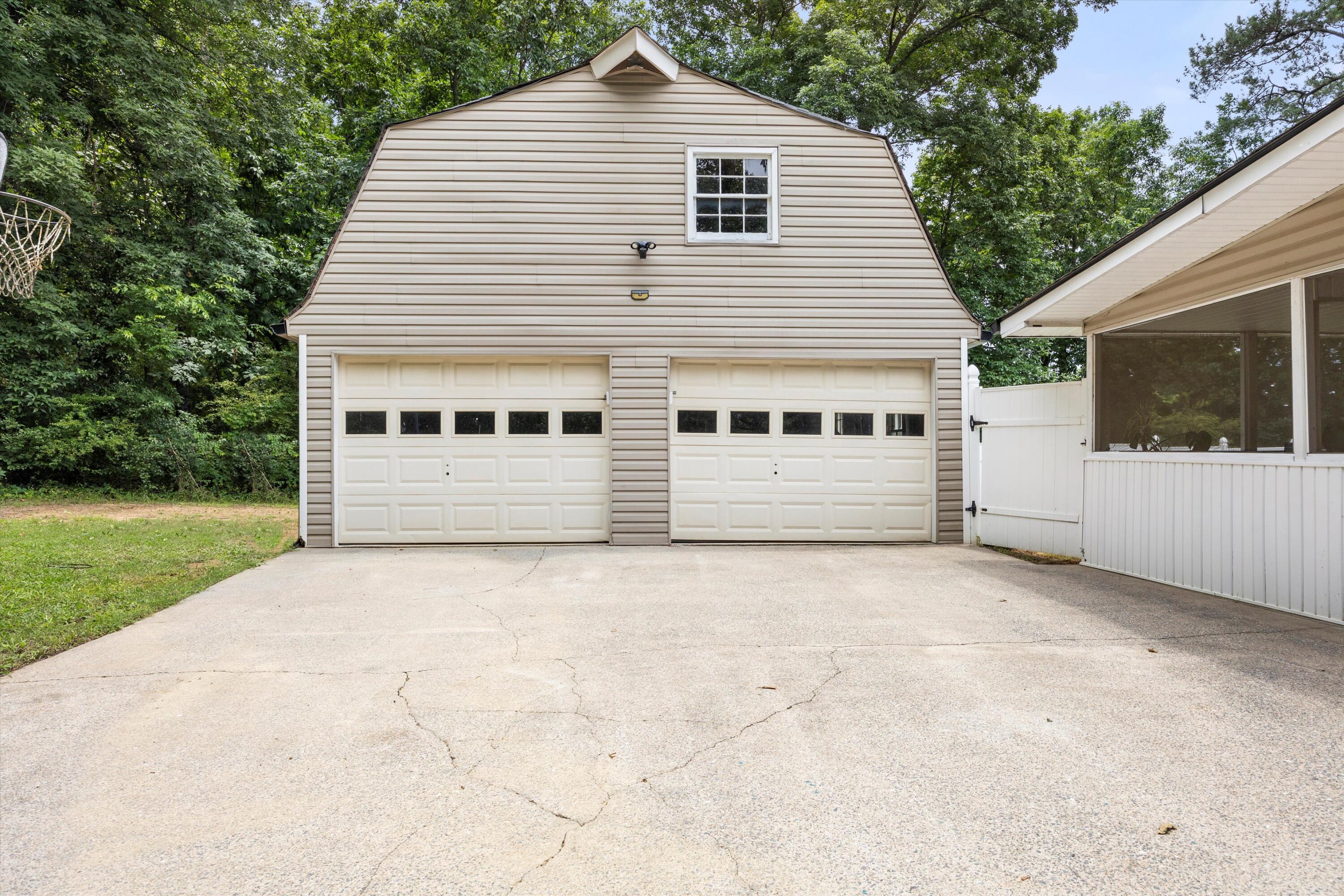 240 Sunrise Circle, Calhoun, Georgia image 9