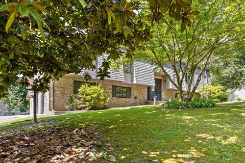 Photo of 2404 Horseshoe Drive, Soddy Daisy, TN 37379 (MLS # 1537893)
