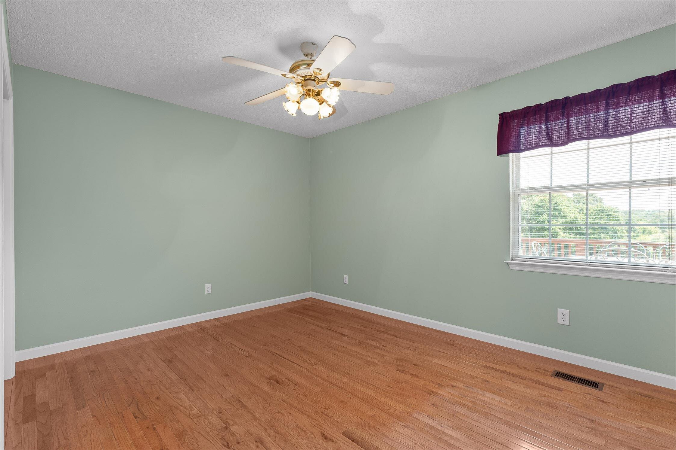 Ringgold, Georgia 30736, United States, 4 Bedrooms Bedrooms, ,4 BathroomsBathrooms,Residential,Active,83563