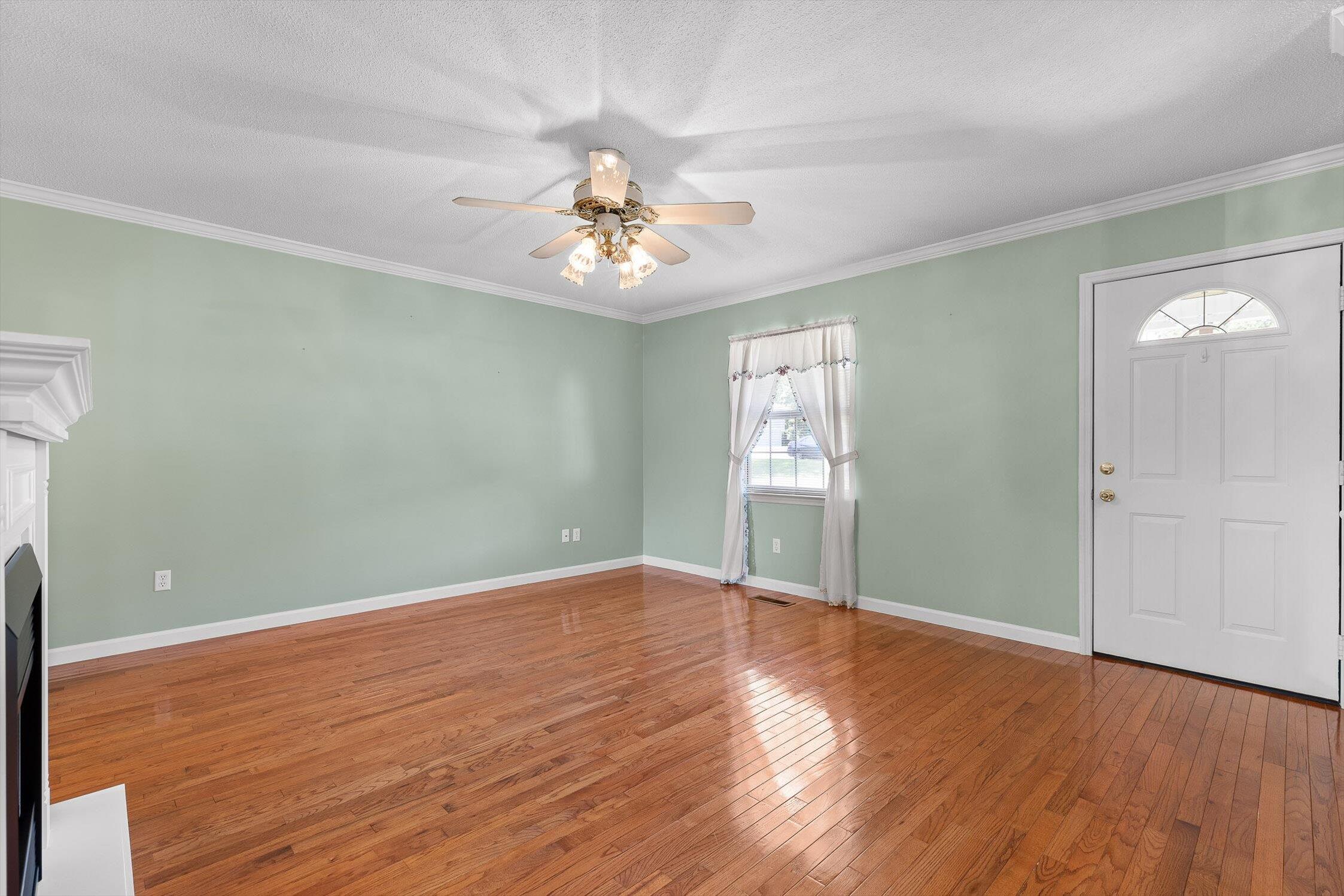 Ringgold, Georgia 30736, United States, 4 Bedrooms Bedrooms, ,4 BathroomsBathrooms,Residential,Active,83563