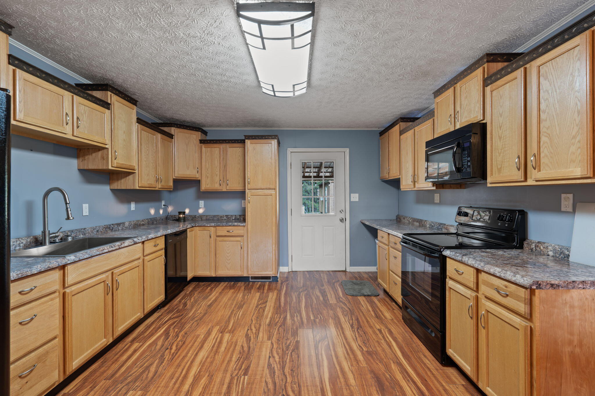 154 Potter Place Road NW