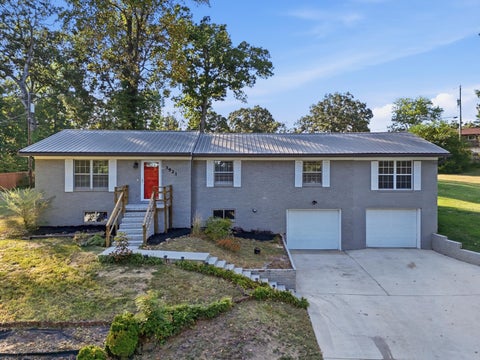 Photo of 3921 Sherlin Drive, Chattanooga, TN 37412 (MLS # 1542757)