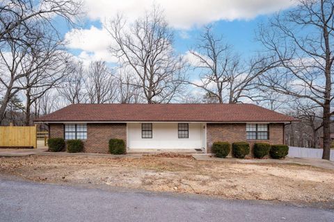 Photo of 340 Alpine Drive, Rossville, GA 30741 (MLS # 1527642)