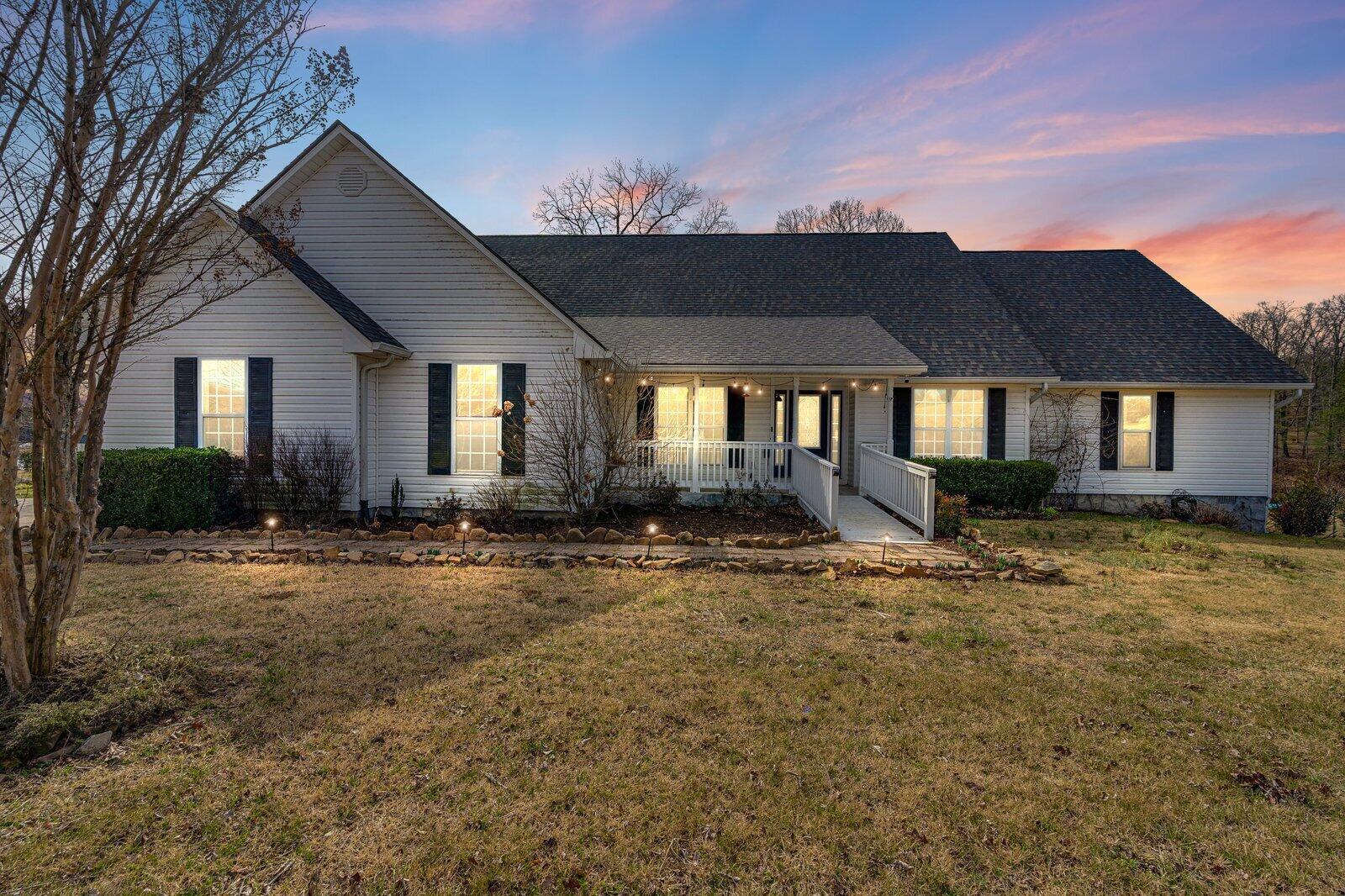 204 Lake Haven Drive, Soddy Daisy, Tennessee image 1