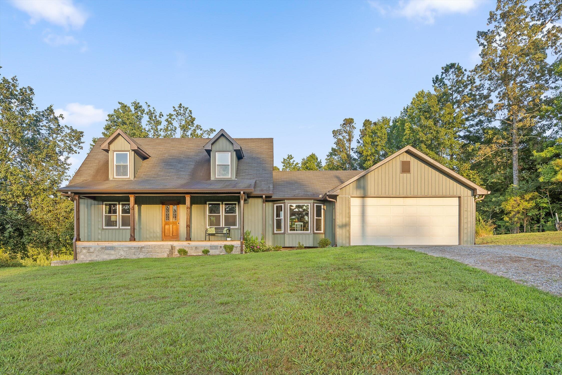 422 Palisade Way