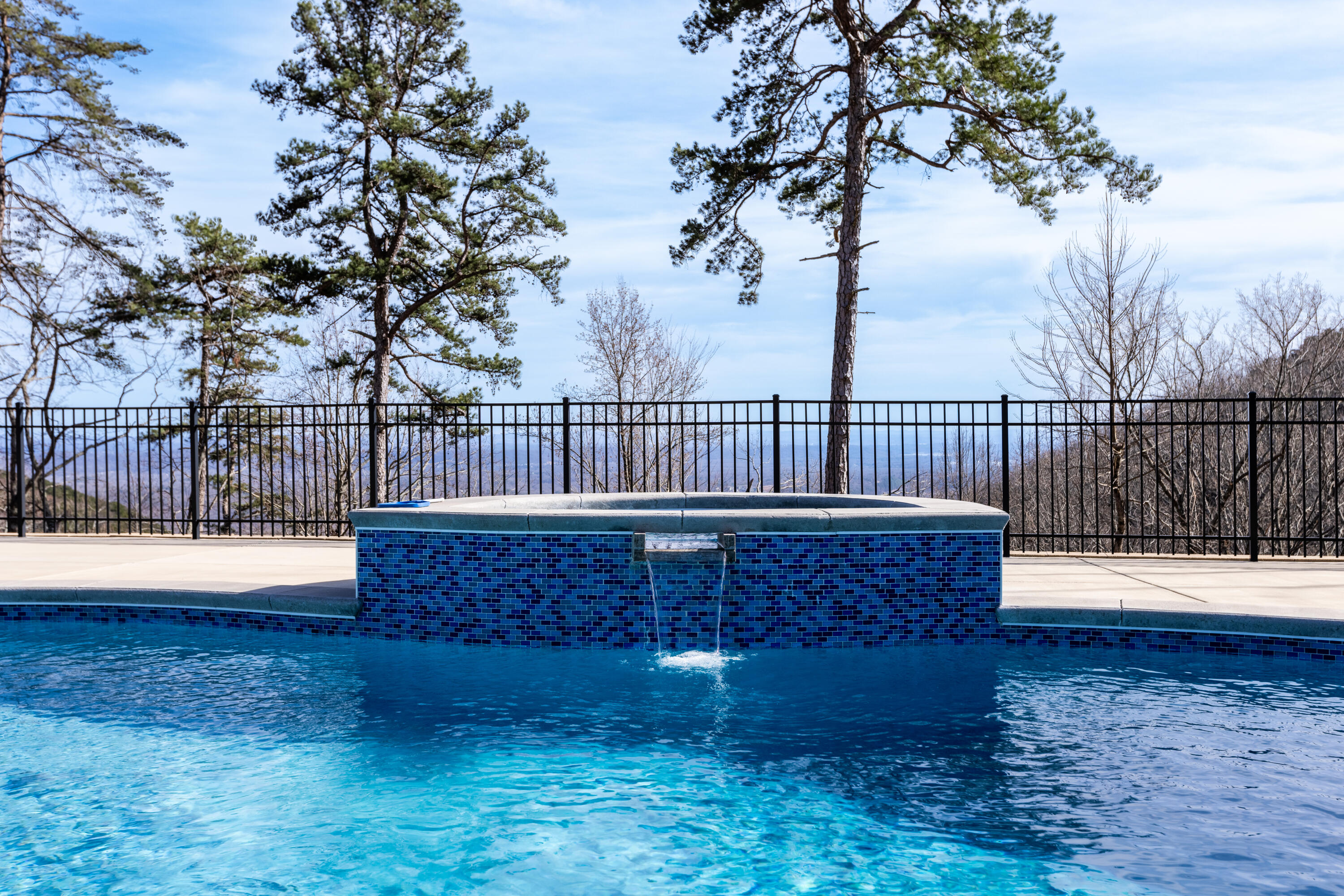 8008 Mountain Laurel Trail, Signal Mountain, Tennessee image 9