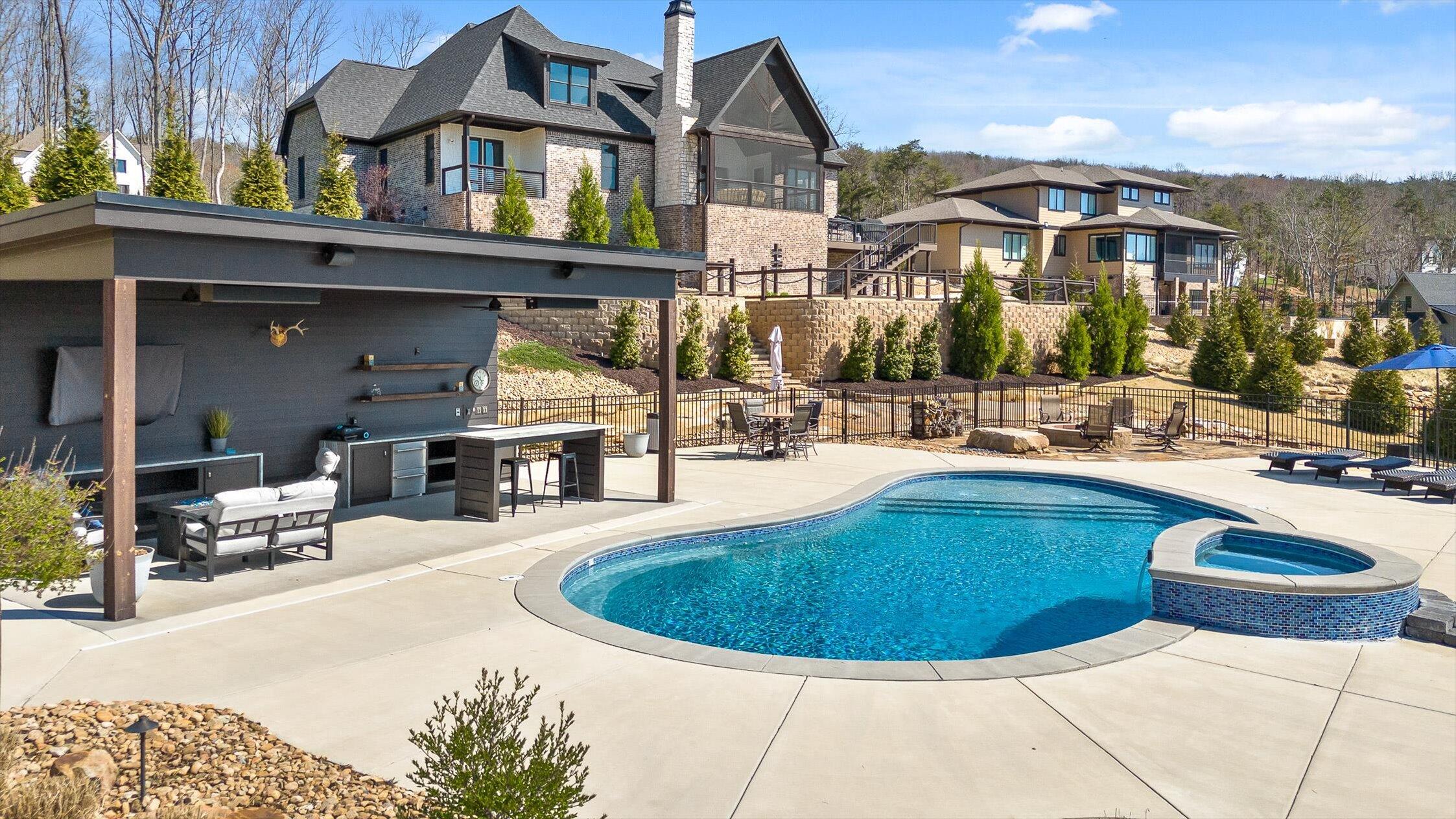 8008 Mountain Laurel Trail, Signal Mountain, Tennessee image 10
