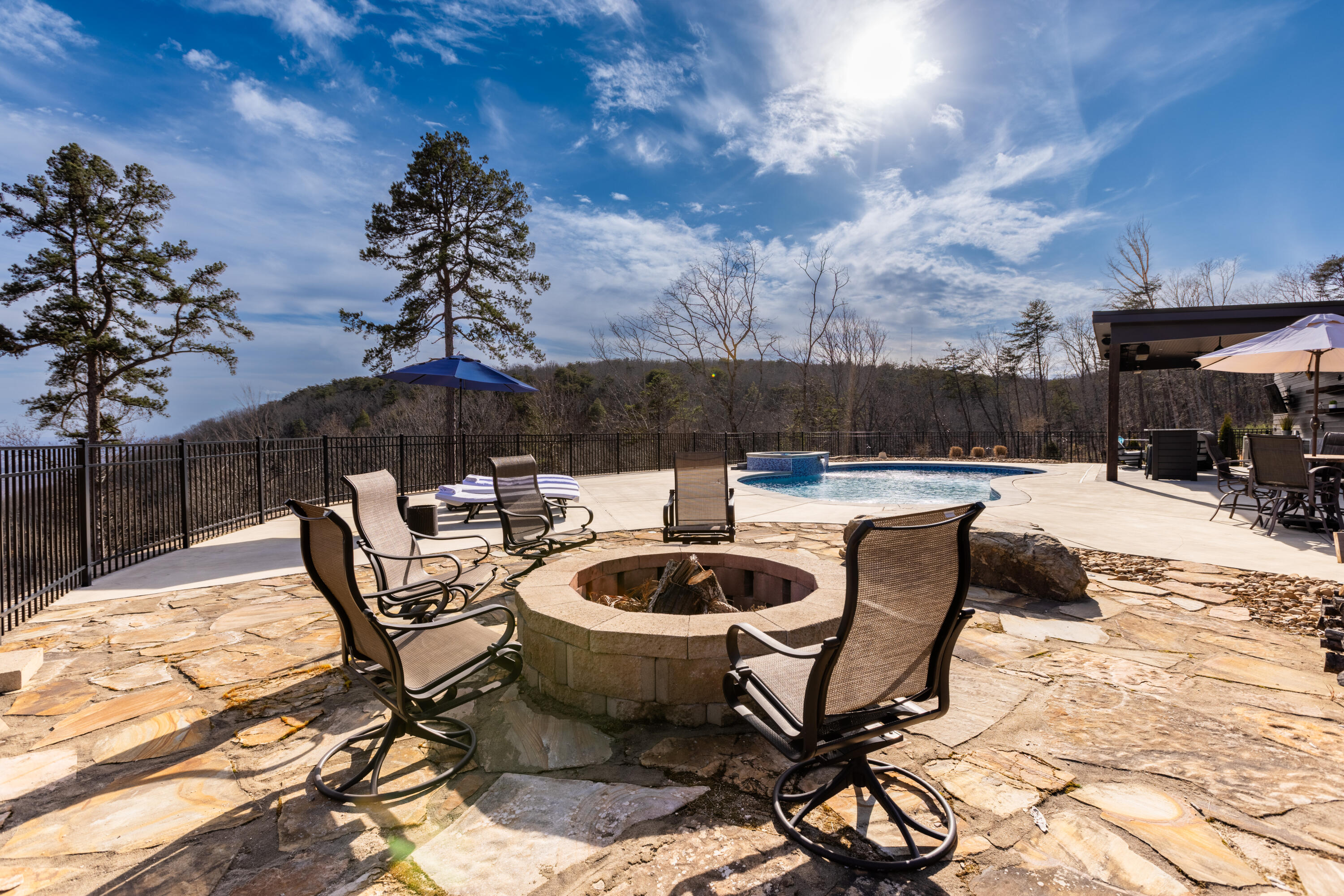 8008 Mountain Laurel Trail, Signal Mountain, Tennessee image 11