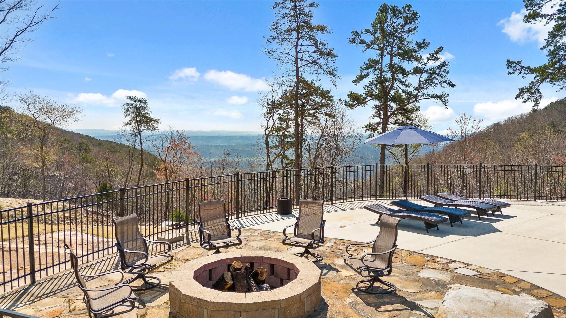 8008 Mountain Laurel Trail, Signal Mountain, Tennessee image 7