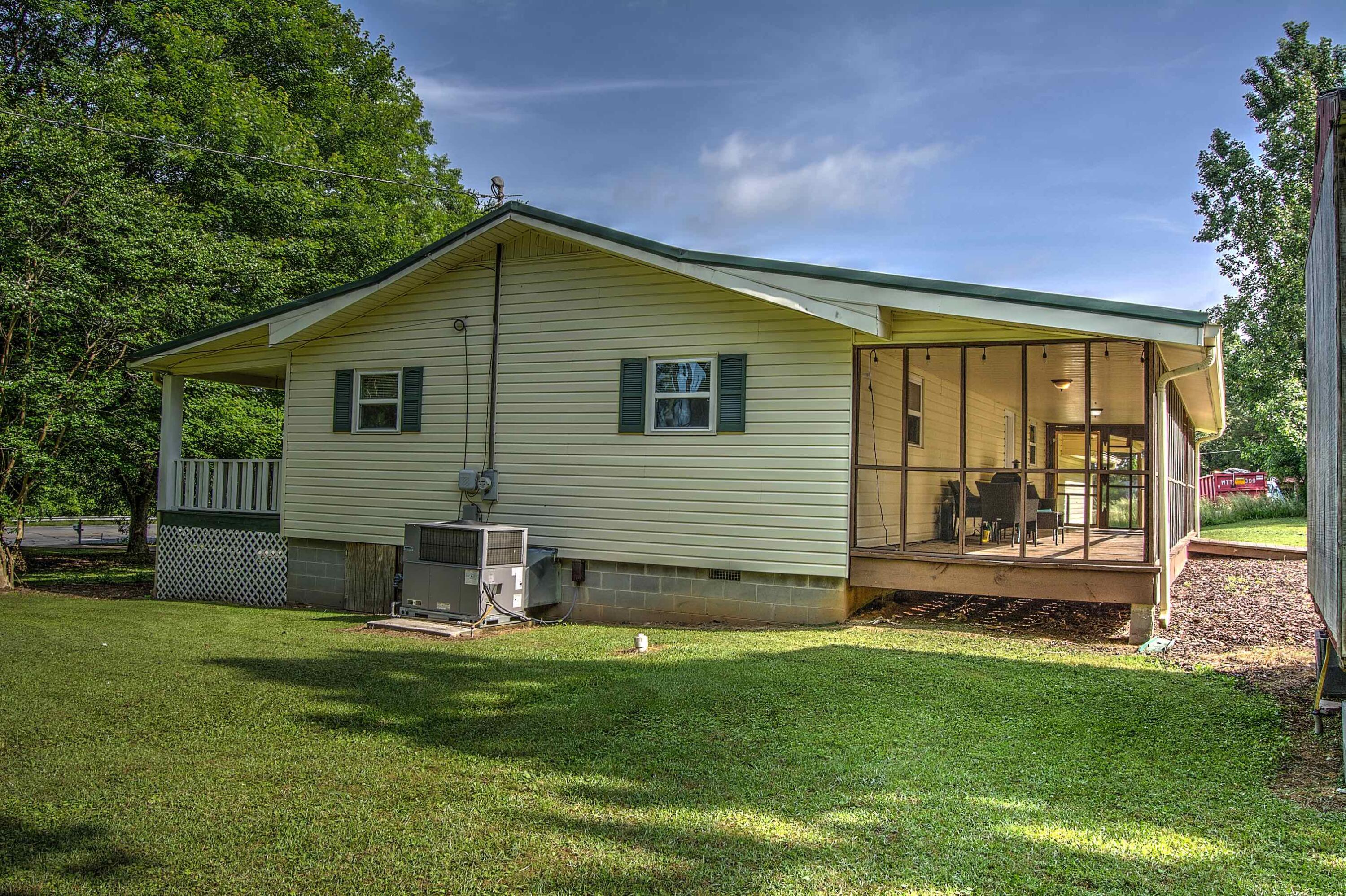 Lafayette, Georgia 30728, United States, 3 Bedrooms Bedrooms, ,2 BathroomsBathrooms,Residential,Active,135209