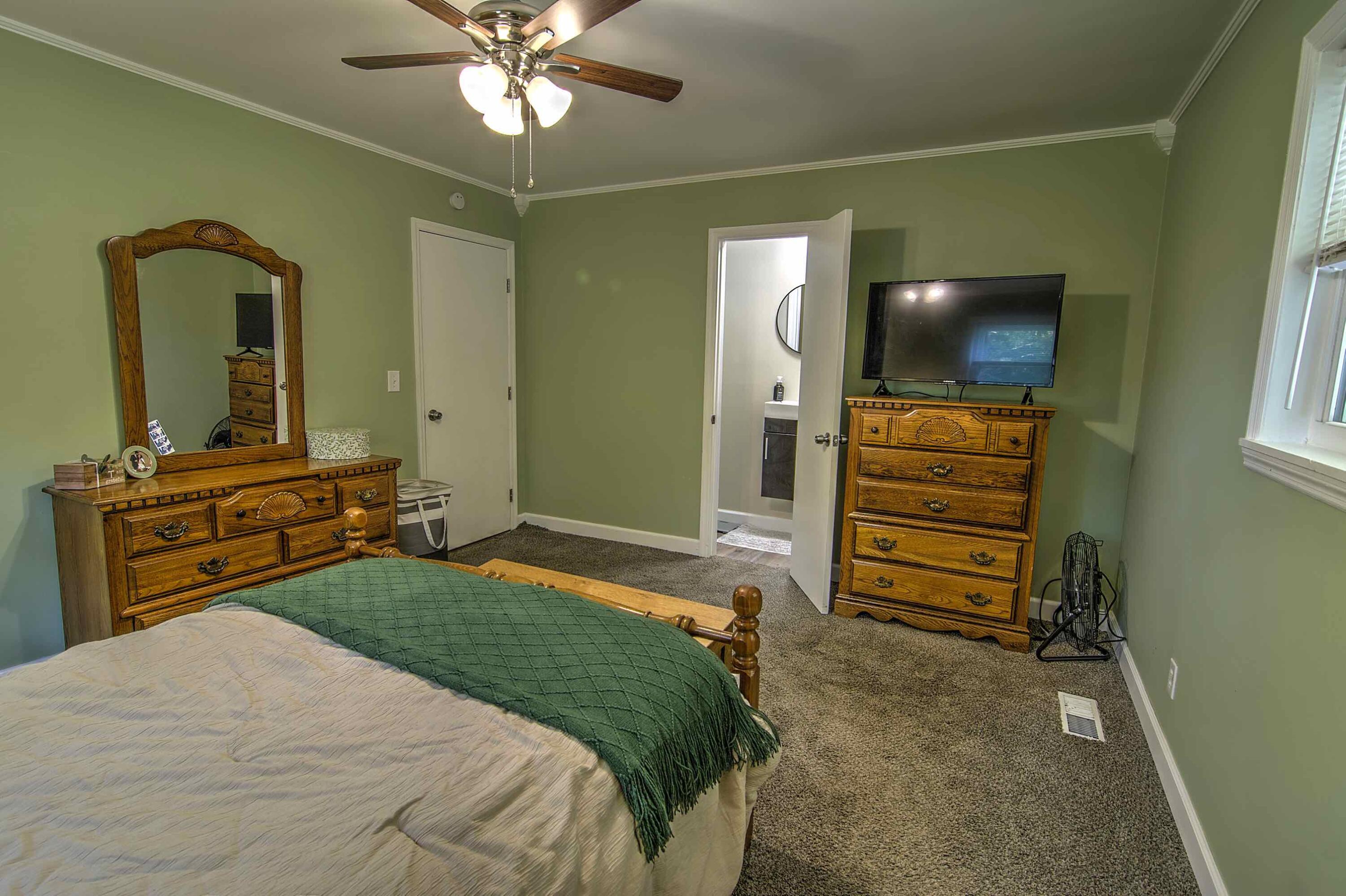 Lafayette, Georgia 30728, United States, 3 Bedrooms Bedrooms, ,2 BathroomsBathrooms,Residential,Active,135209