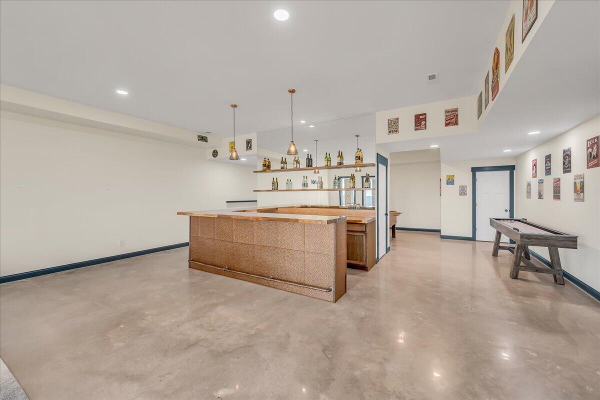 Jasper, Tennessee, 37347, United States, 6 Bedrooms Bedrooms, ,5 BathroomsBathrooms,Residential,Active,2033686