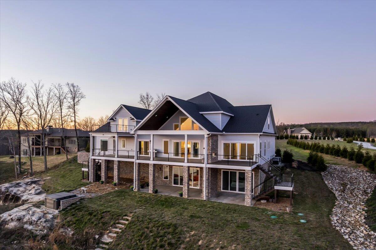 Jasper, Tennessee, 37347, United States, 6 Bedrooms Bedrooms, ,5 BathroomsBathrooms,Residential,Active,2033686