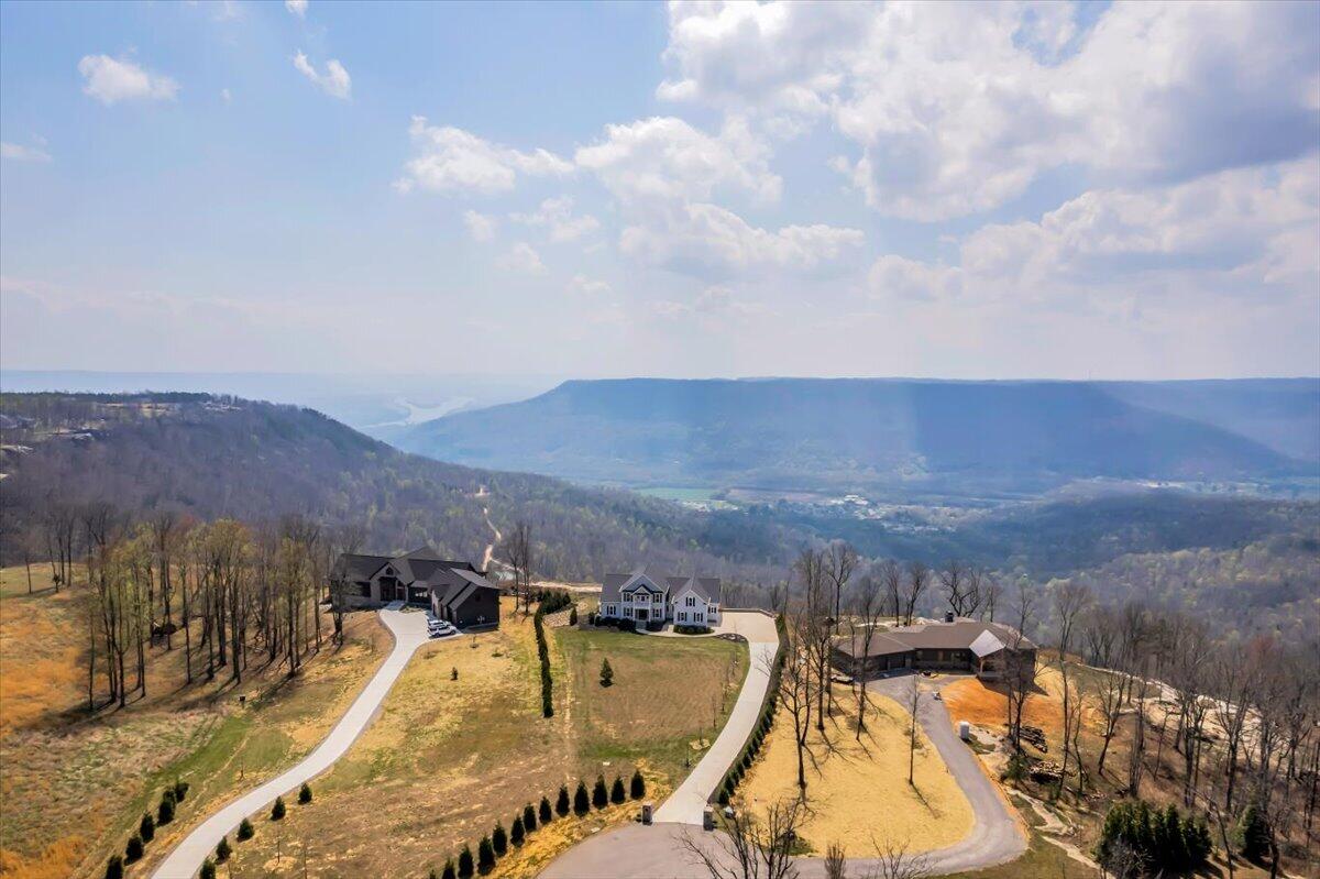 Jasper, Tennessee, 37347, United States, 6 Bedrooms Bedrooms, ,5 BathroomsBathrooms,Residential,Active,2033686