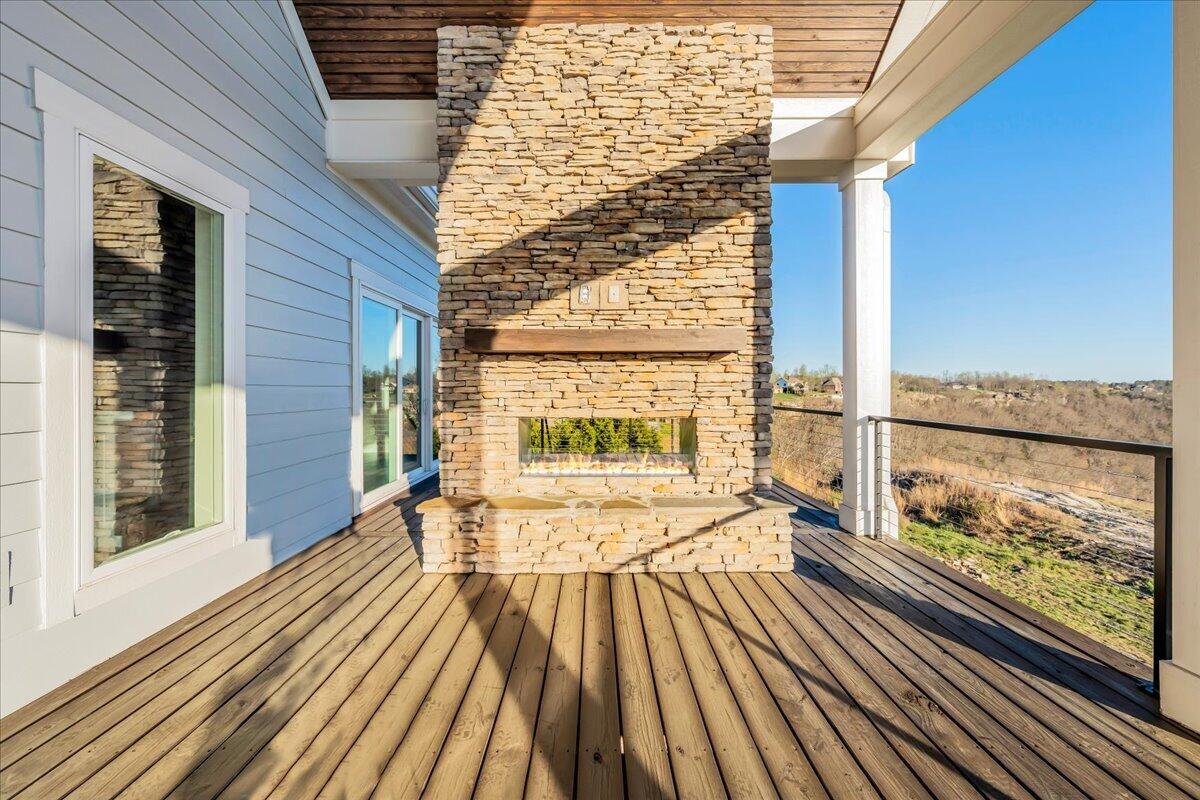Jasper, Tennessee, 37347, United States, 6 Bedrooms Bedrooms, ,5 BathroomsBathrooms,Residential,Active,2033686