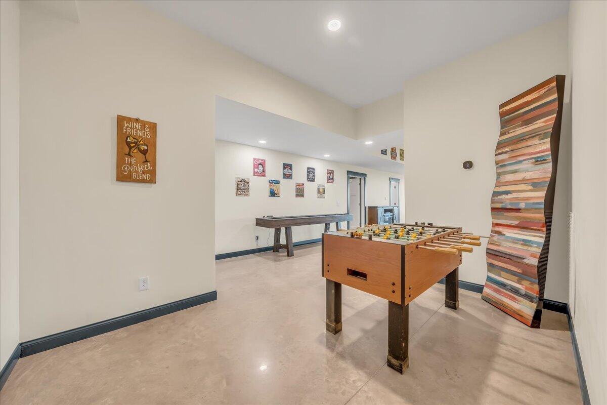 Jasper, Tennessee, 37347, United States, 6 Bedrooms Bedrooms, ,5 BathroomsBathrooms,Residential,Active,2033686