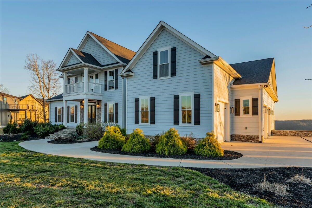 Jasper, Tennessee, 37347, United States, 6 Bedrooms Bedrooms, ,5 BathroomsBathrooms,Residential,Active,2033686