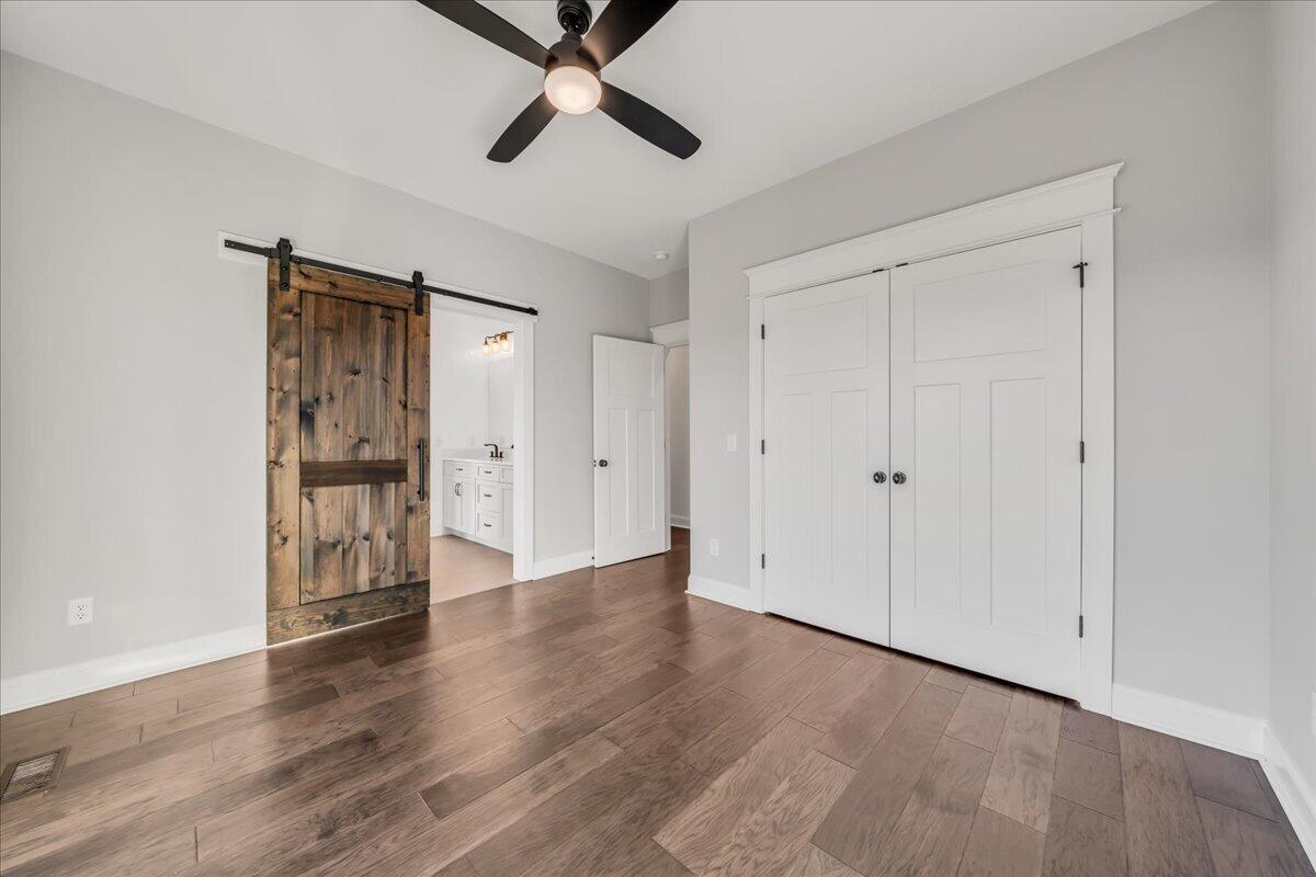 Jasper, Tennessee, 37347, United States, 6 Bedrooms Bedrooms, ,5 BathroomsBathrooms,Residential,Active,2033686