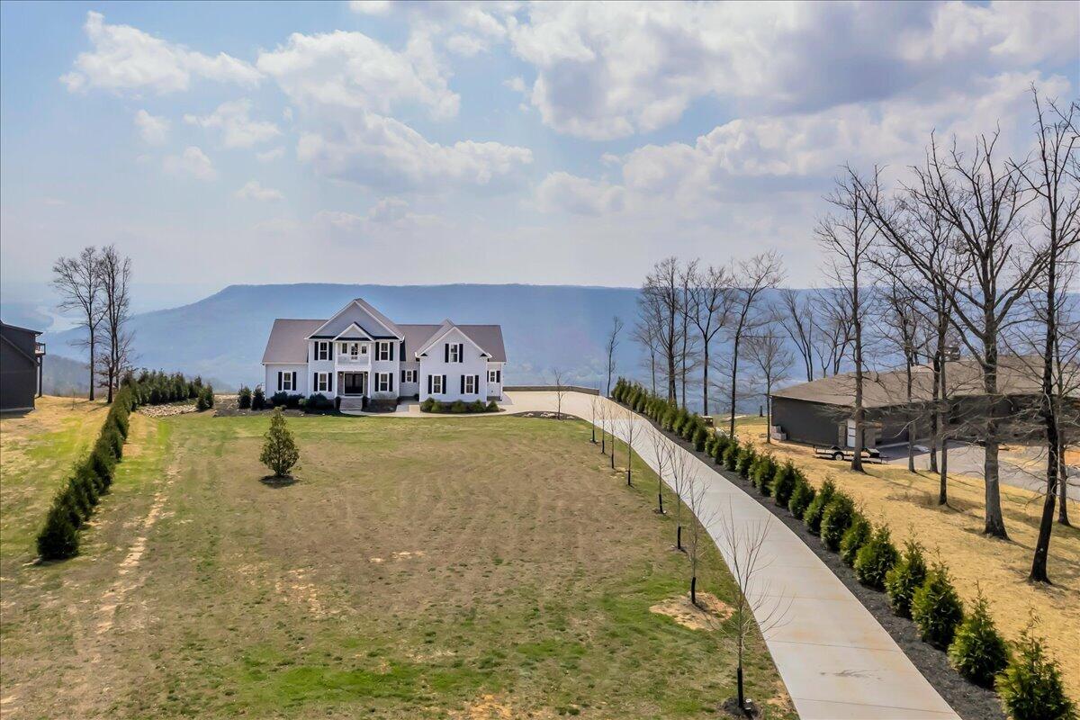 Jasper, Tennessee, 37347, United States, 6 Bedrooms Bedrooms, ,5 BathroomsBathrooms,Residential,Active,2033686