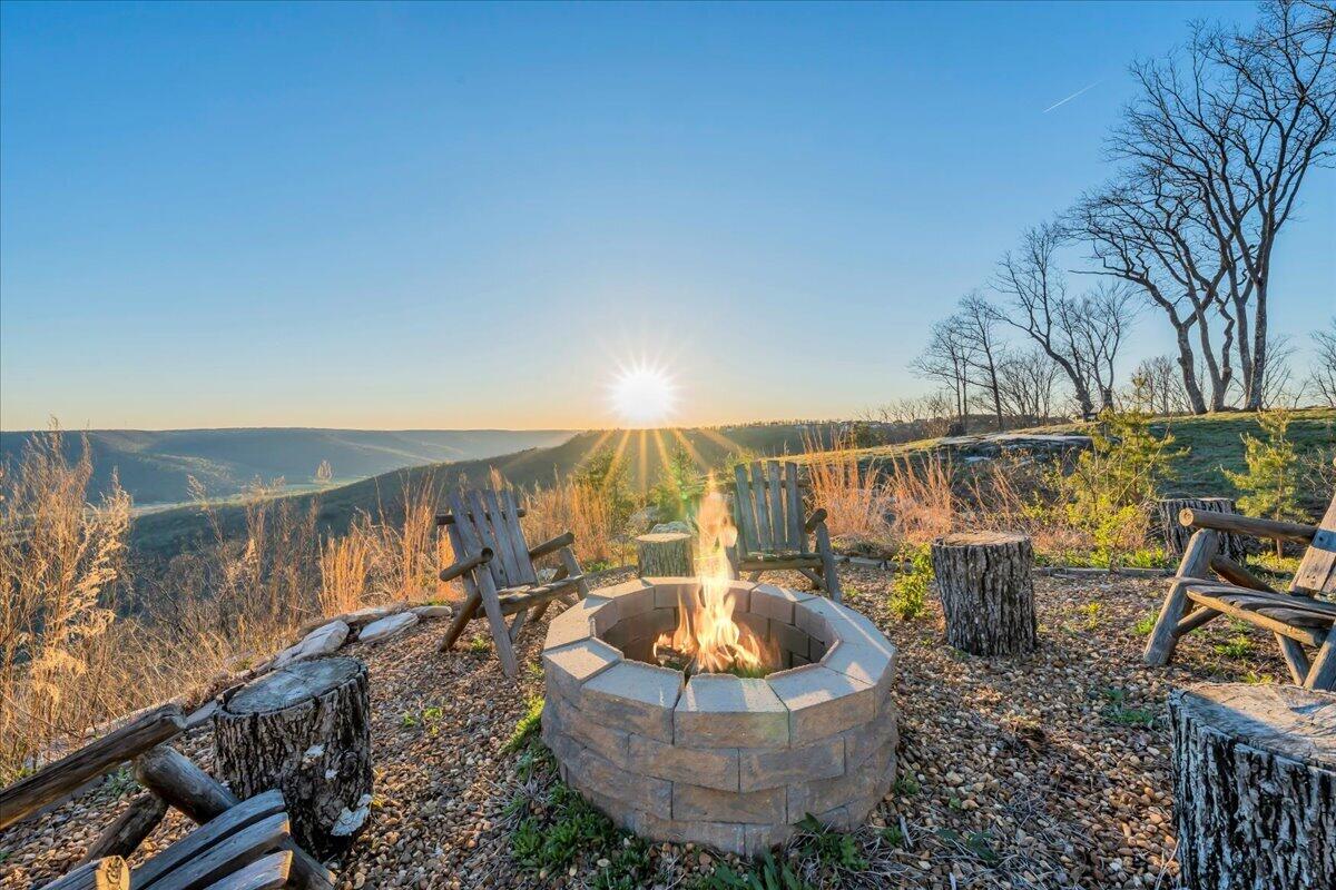 Jasper, Tennessee, 37347, United States, 6 Bedrooms Bedrooms, ,5 BathroomsBathrooms,Residential,Active,2033686