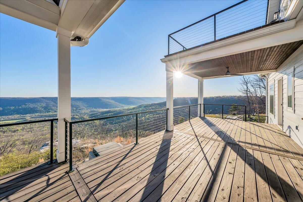 Jasper, Tennessee, 37347, United States, 6 Bedrooms Bedrooms, ,5 BathroomsBathrooms,Residential,Active,2033686