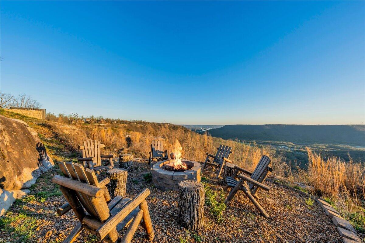 Jasper, Tennessee, 37347, United States, 6 Bedrooms Bedrooms, ,5 BathroomsBathrooms,Residential,Active,2033686
