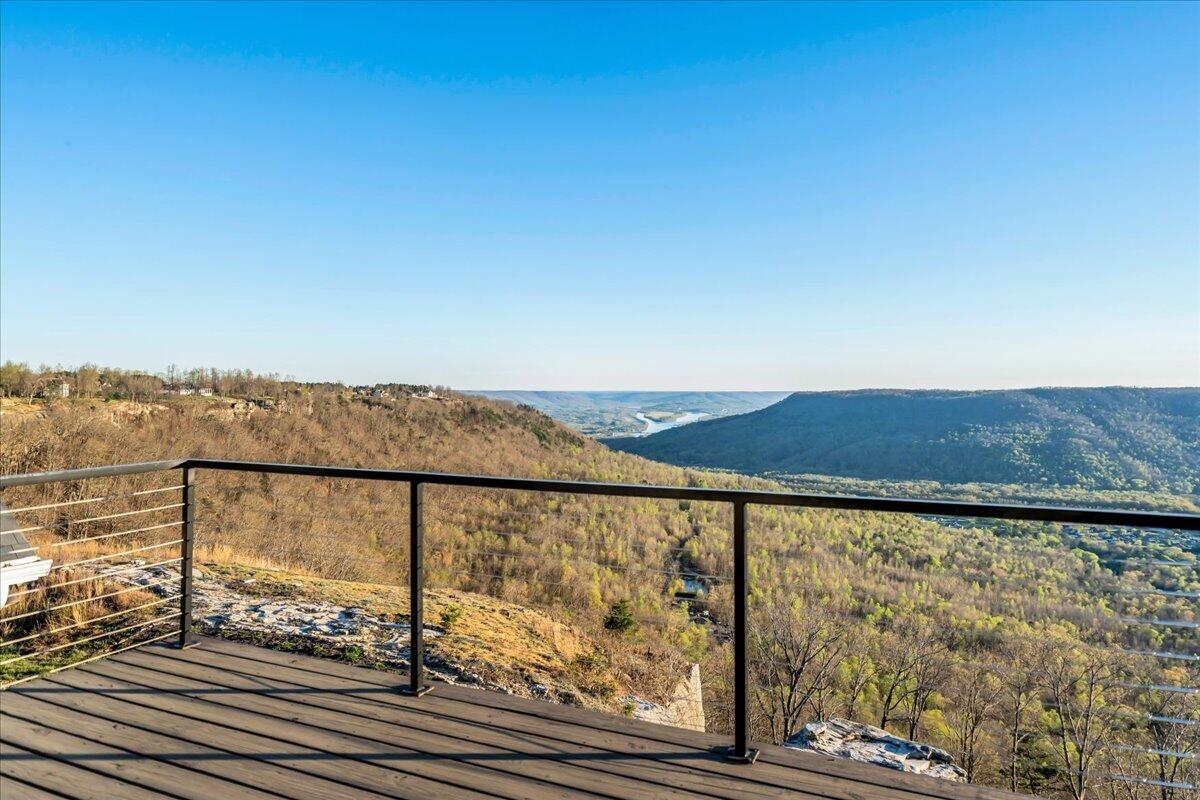 Jasper, Tennessee, 37347, United States, 6 Bedrooms Bedrooms, ,5 BathroomsBathrooms,Residential,Active,2033686