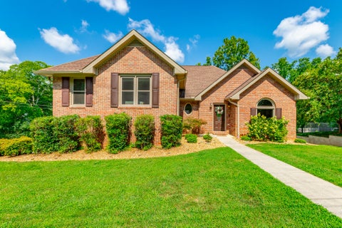 Homes For Sale - 6503 Fox Den Lane<br/> Hixson, TN 37343