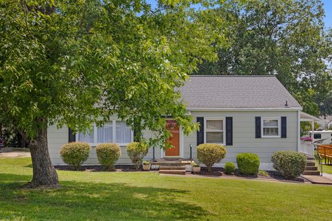 Photo of 634 Marlboro Ave Avenue, Chattanooga, TN 37412 (MLS # 1524961) Photo of 634 Marlboro Ave Avenue, Chattanooga, TN 37412 (MLS # 1524961)