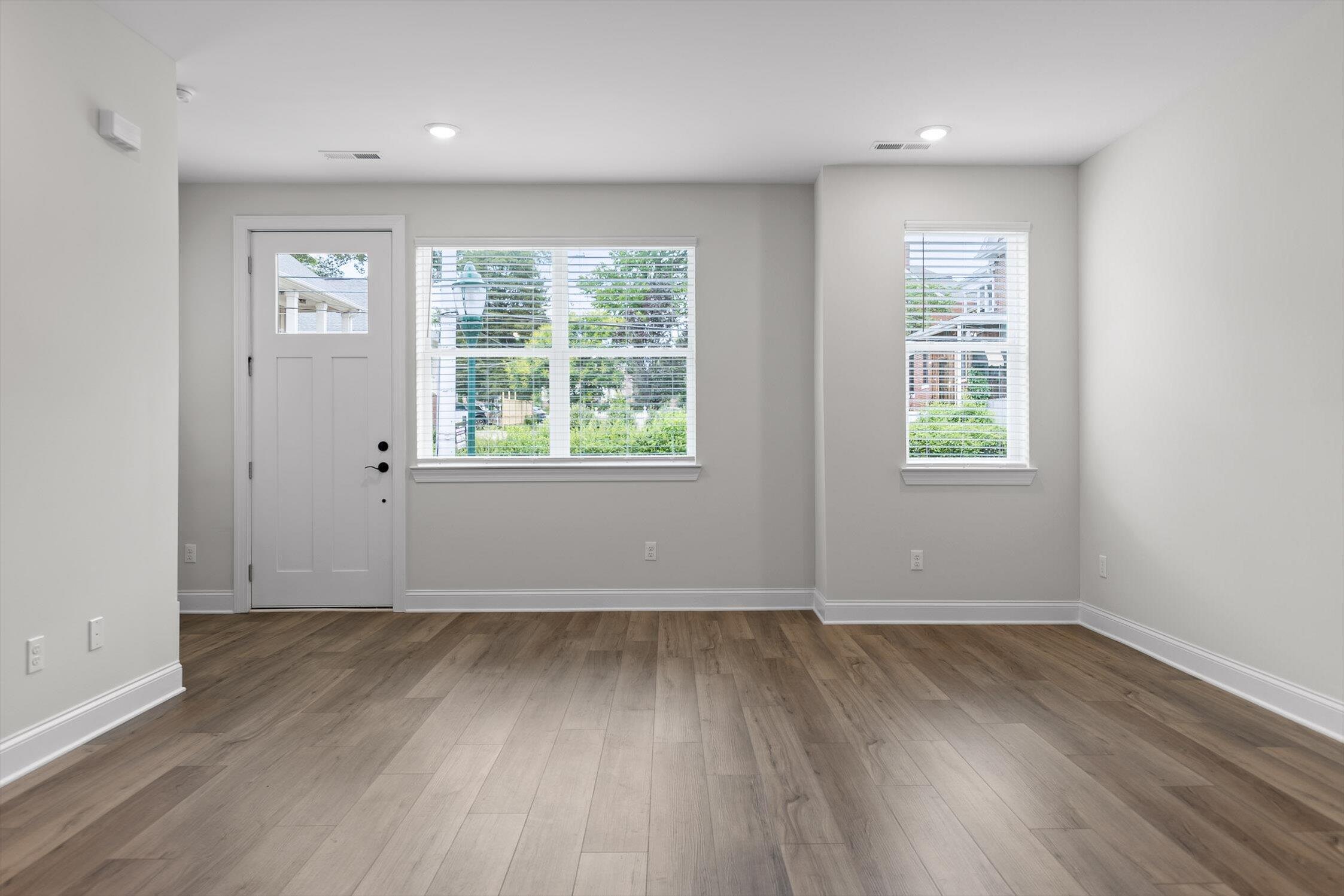 Chattanooga, Tennessee 37403, United States, 3 Bedrooms Bedrooms, ,3 BathroomsBathrooms,Residential,Active,135814