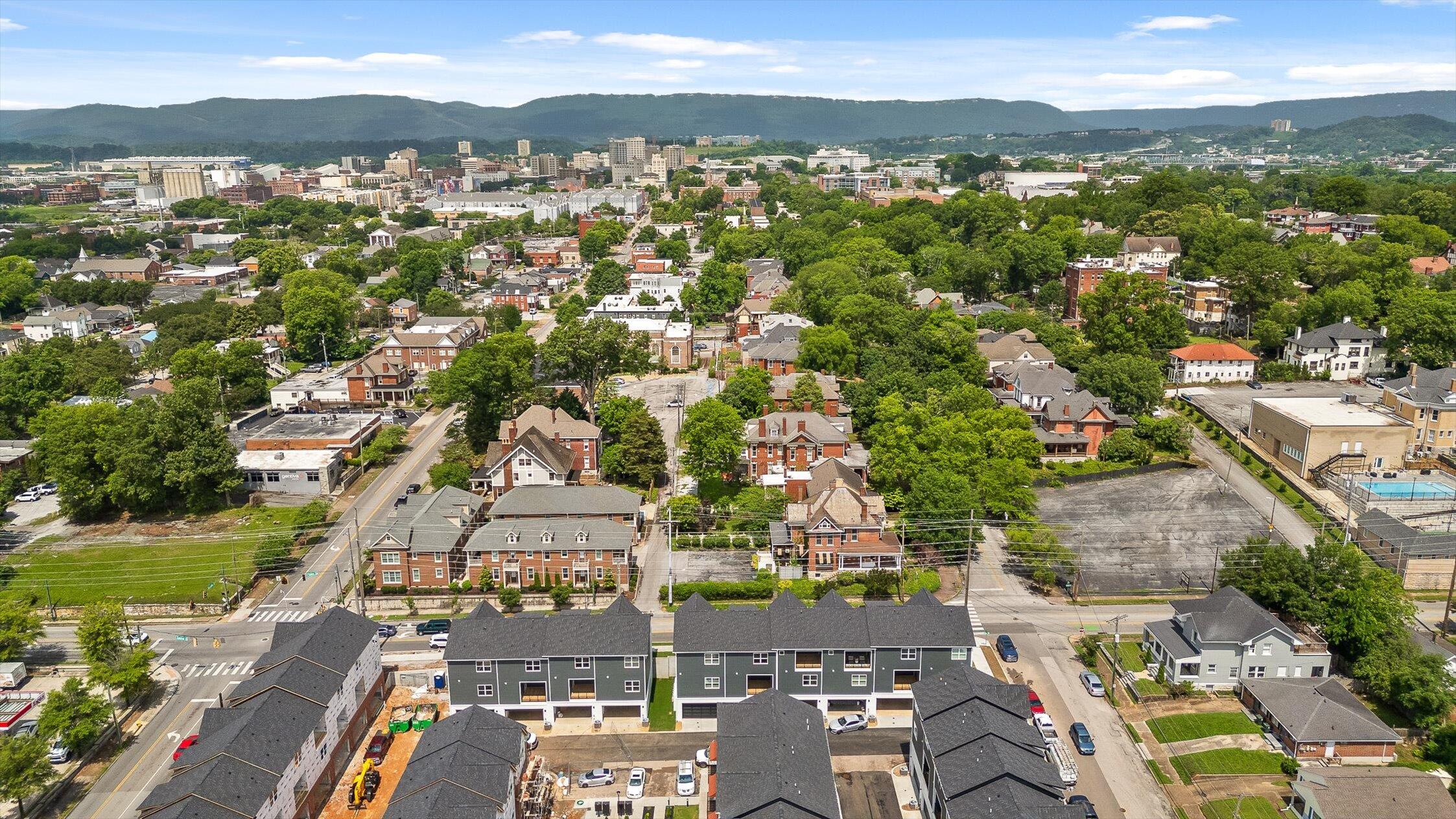 Chattanooga, Tennessee 37403, United States, 3 Bedrooms Bedrooms, ,3 BathroomsBathrooms,Residential,Active,135814