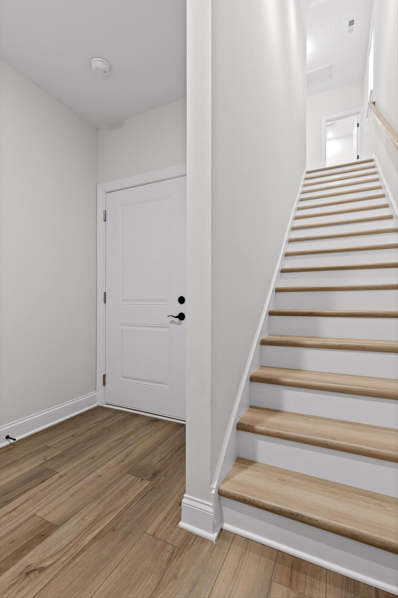 Chattanooga, Tennessee 37403, United States, 3 Bedrooms Bedrooms, ,3 BathroomsBathrooms,Residential,Active,135814