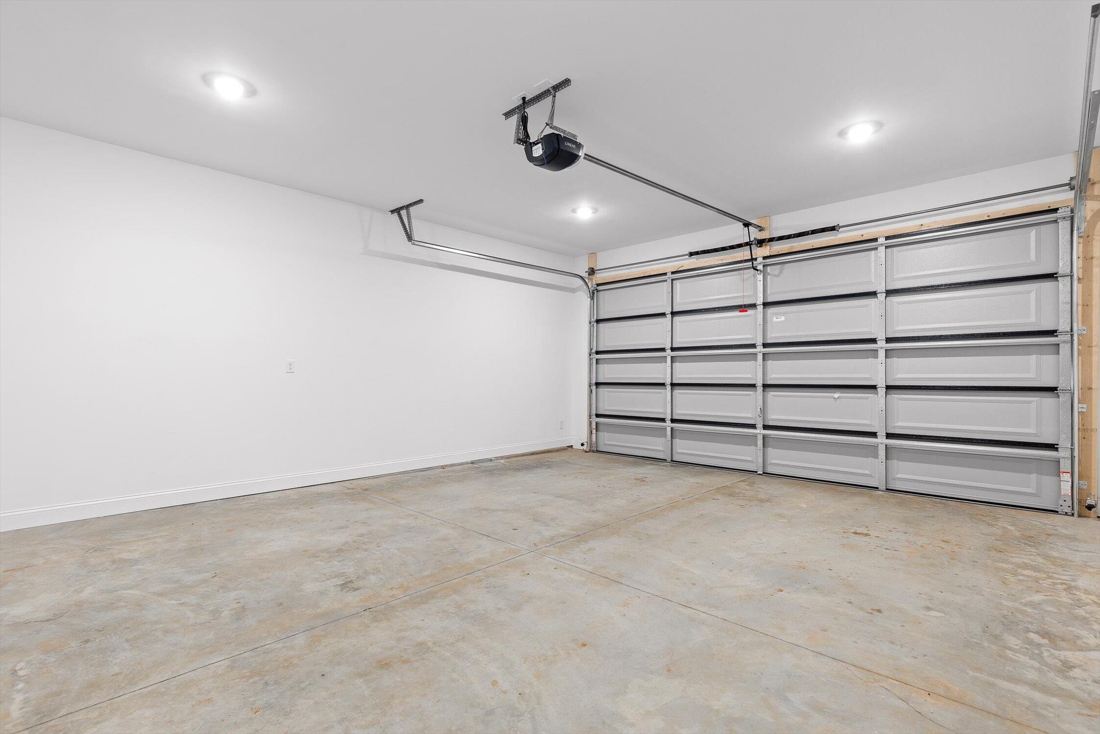 Chattanooga, Tennessee 37403, United States, 3 Bedrooms Bedrooms, ,3 BathroomsBathrooms,Residential,Active,135814