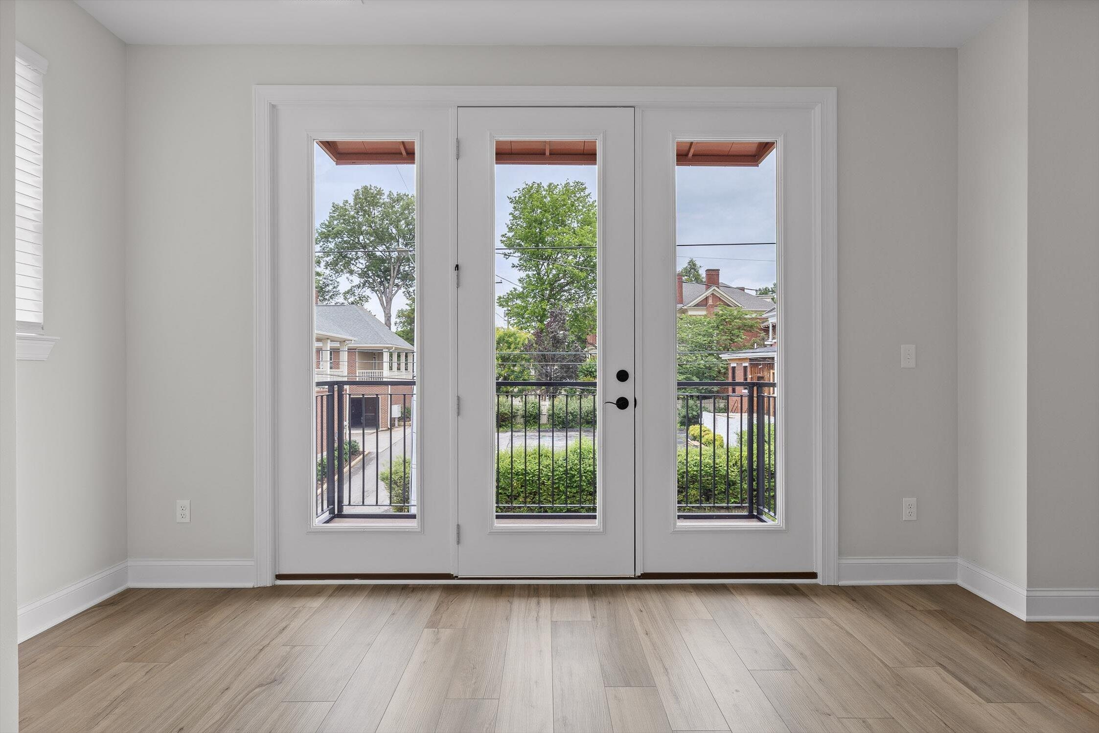 Chattanooga, Tennessee 37403, United States, 3 Bedrooms Bedrooms, ,3 BathroomsBathrooms,Residential,Active,135814