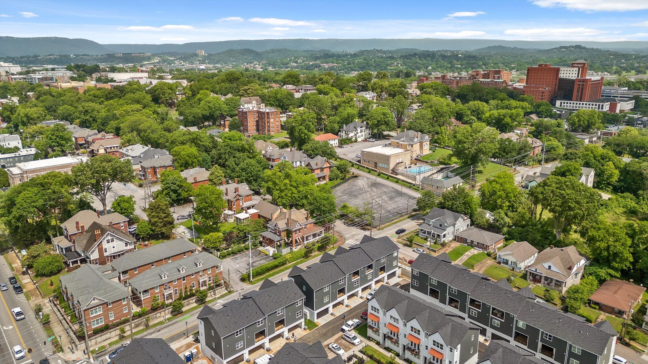 Chattanooga, Tennessee 37403, United States, 3 Bedrooms Bedrooms, ,3 BathroomsBathrooms,Residential,Active,135814