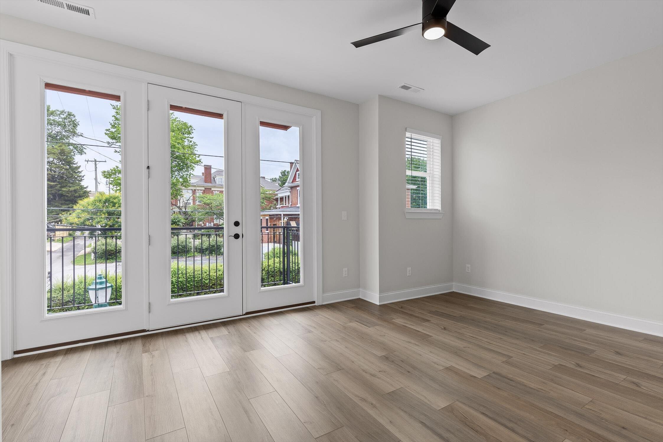 Chattanooga, Tennessee 37403, United States, 3 Bedrooms Bedrooms, ,3 BathroomsBathrooms,Residential,Active,135814