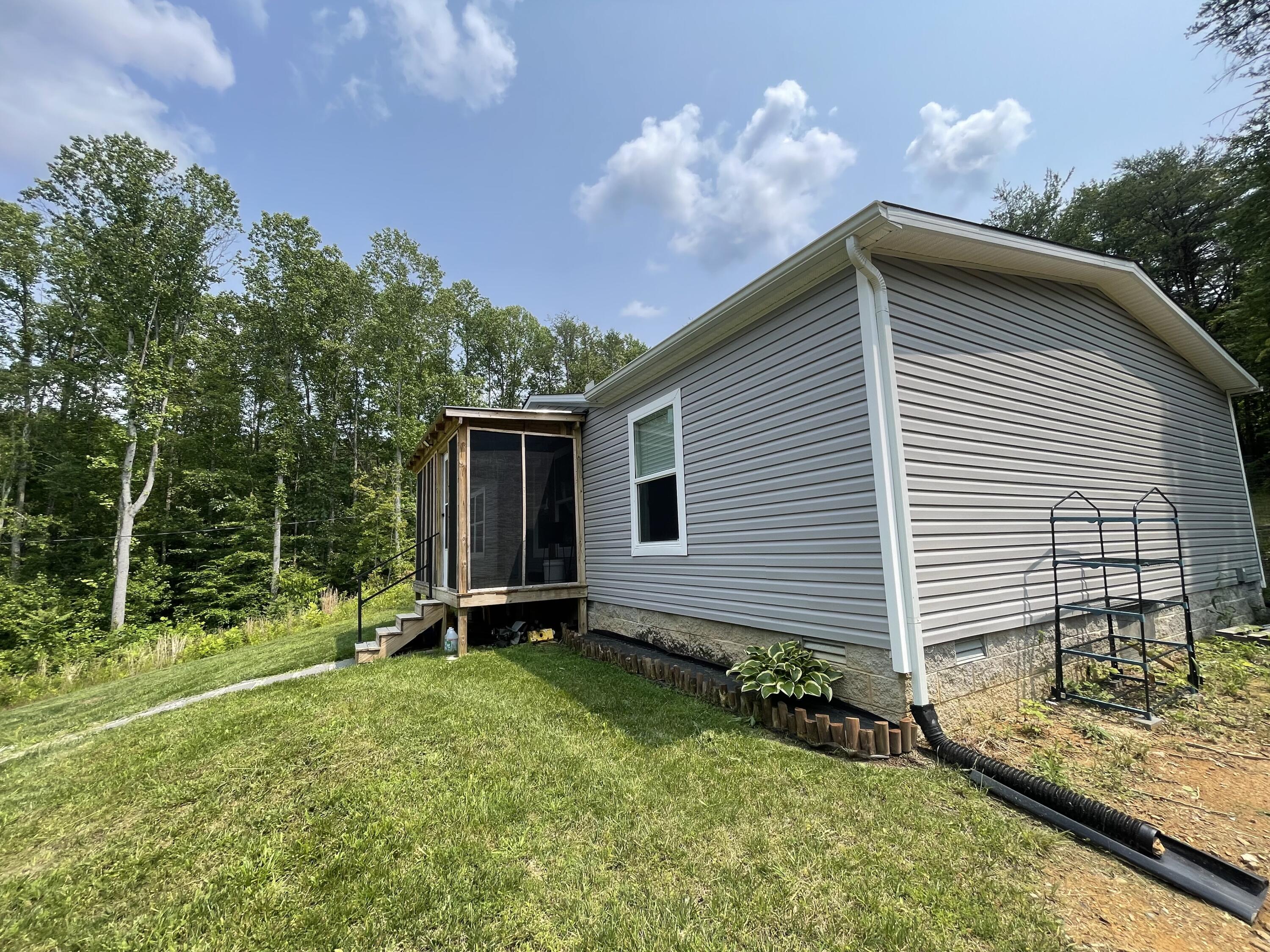 454 Slater Loop, Pikeville, Tennessee image 2