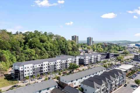 Photo of 782 Riverfront Parkway, Chattanooga, TN 37402 (MLS # 1525725)