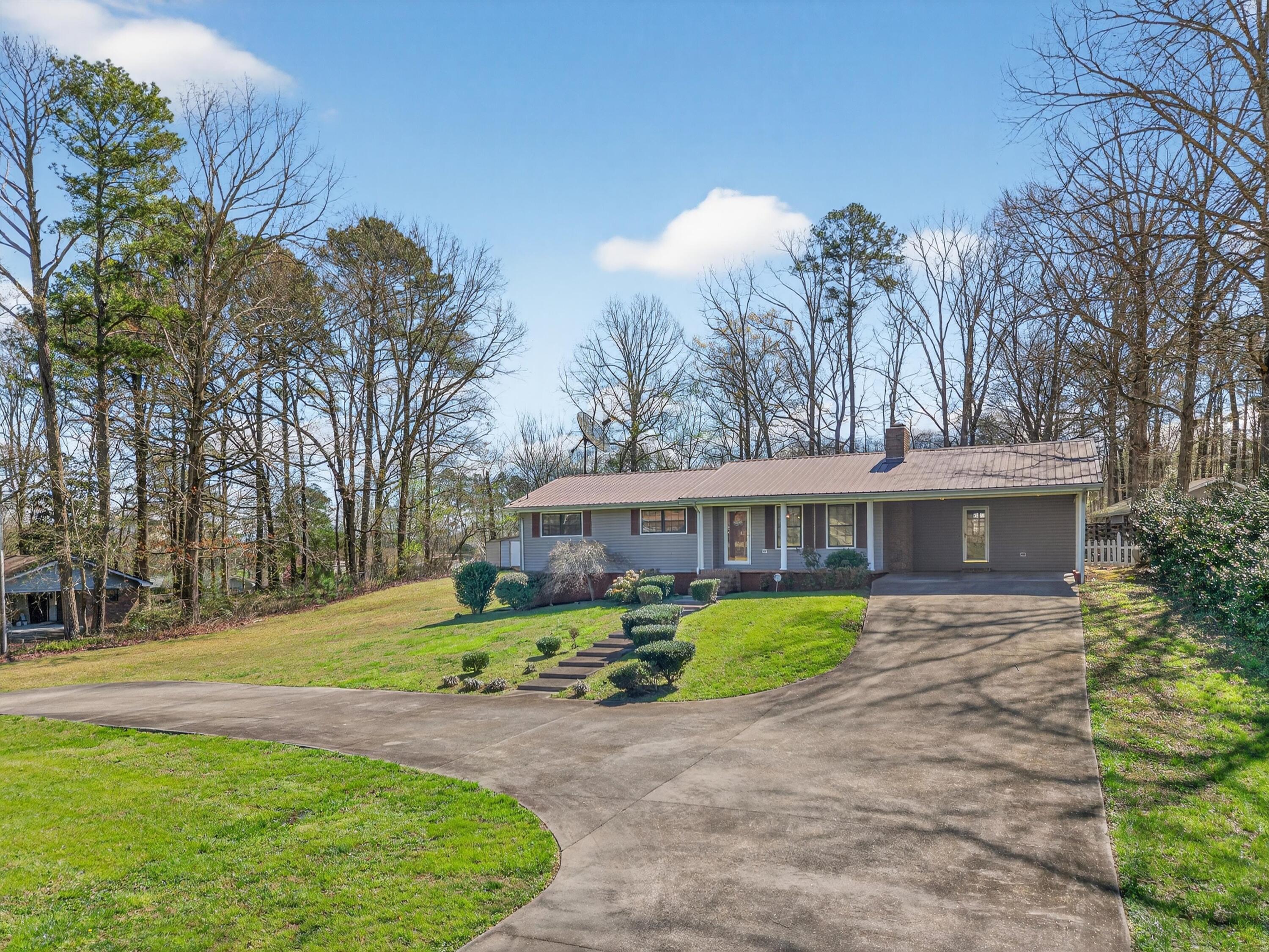 1052 Beaverdale Road NE