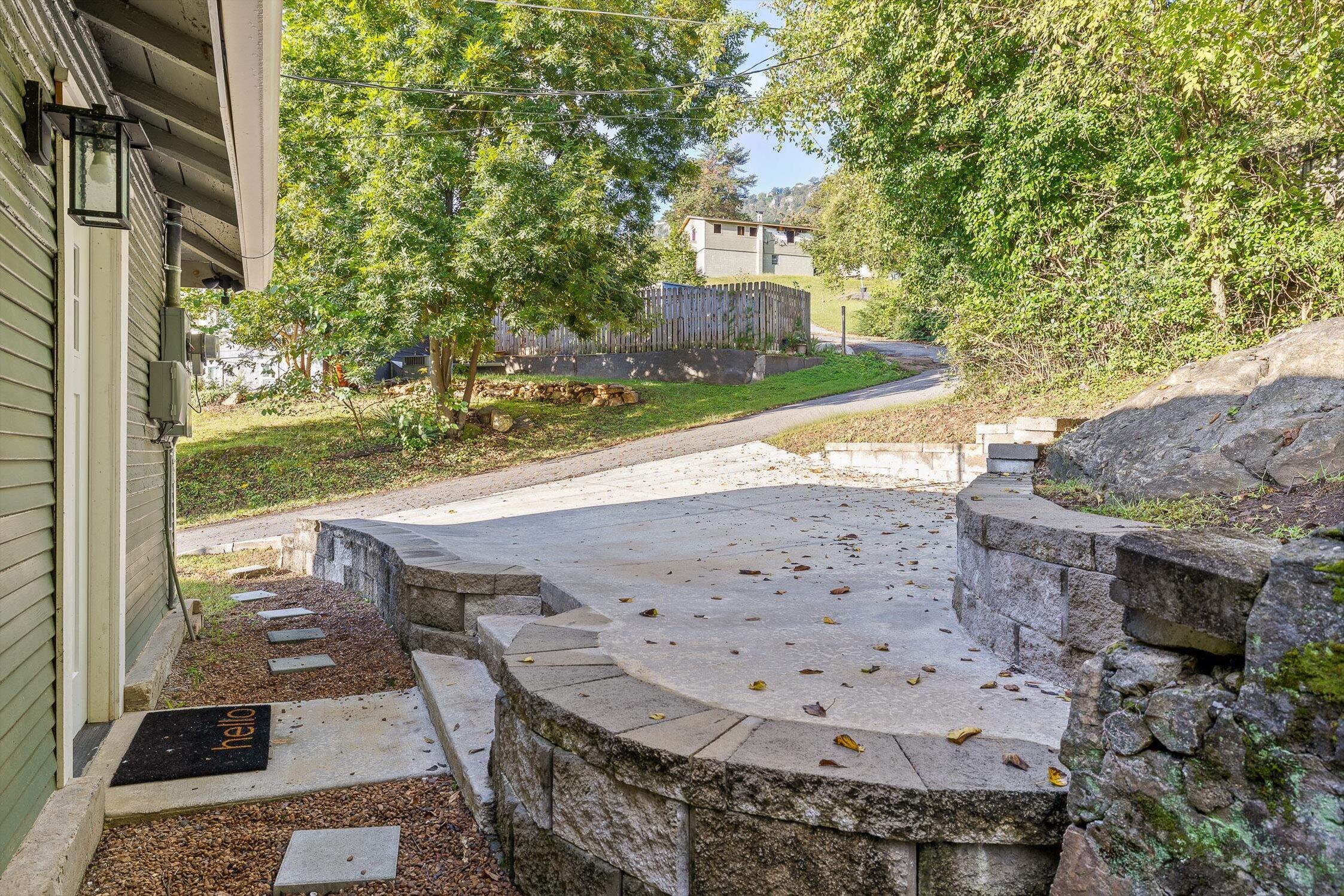 Chattanooga, Tennessee 37409, United States, 2 Bedrooms Bedrooms, ,2 BathroomsBathrooms,Residential,Active,220800