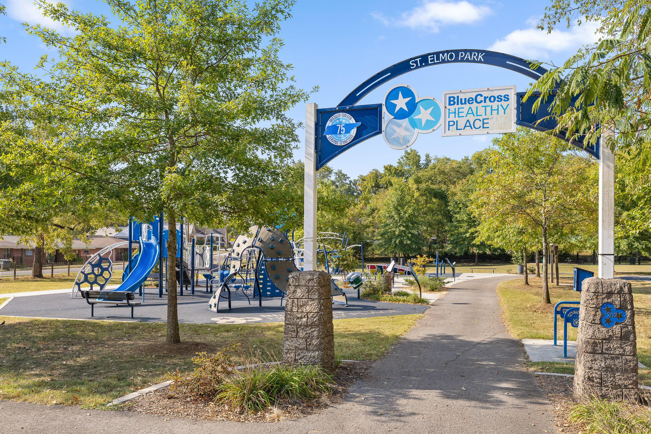 Chattanooga, Tennessee 37409, United States, 2 Bedrooms Bedrooms, ,2 BathroomsBathrooms,Residential,Active,220800