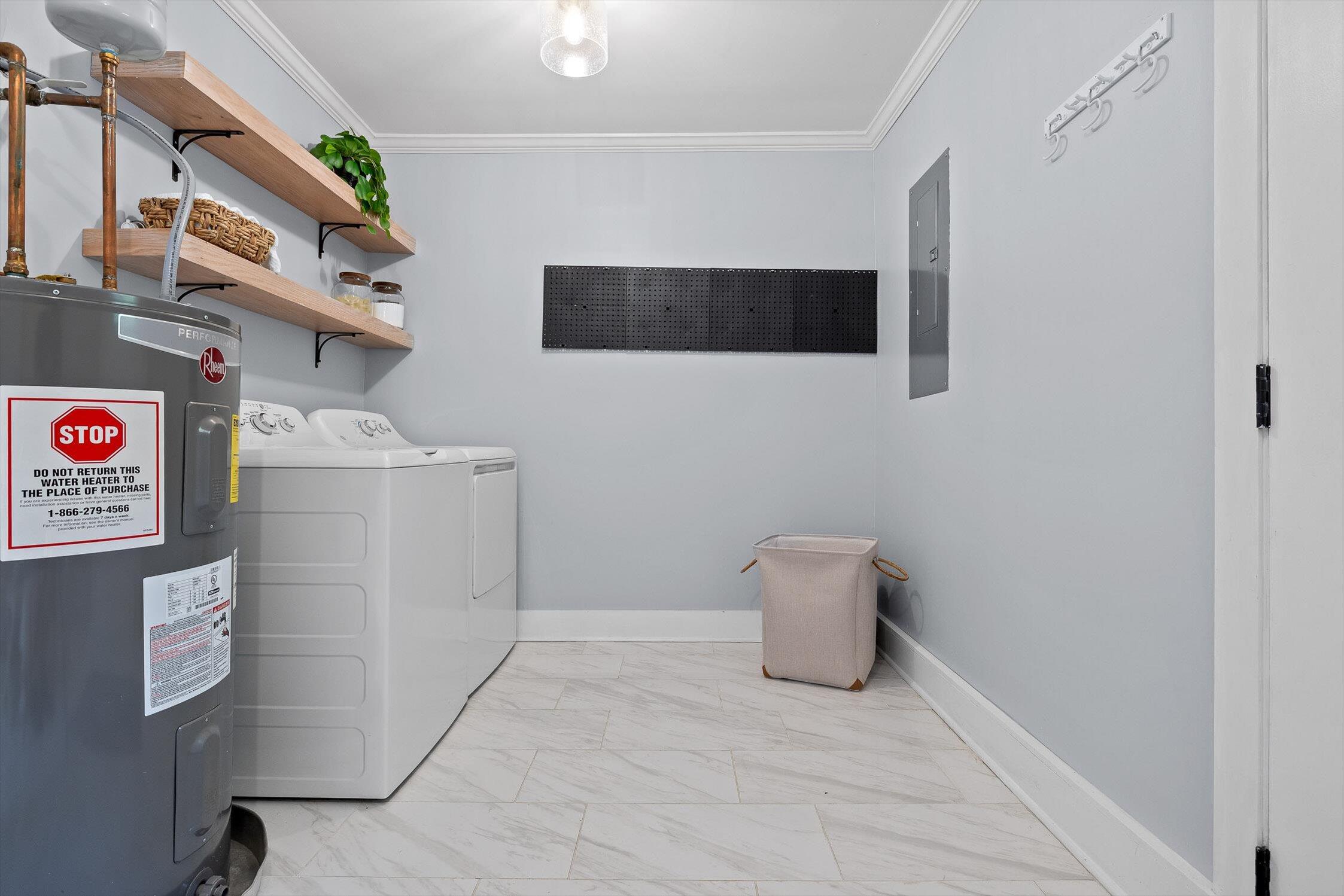 Chattanooga, Tennessee 37409, United States, 2 Bedrooms Bedrooms, ,2 BathroomsBathrooms,Residential,Active,220800