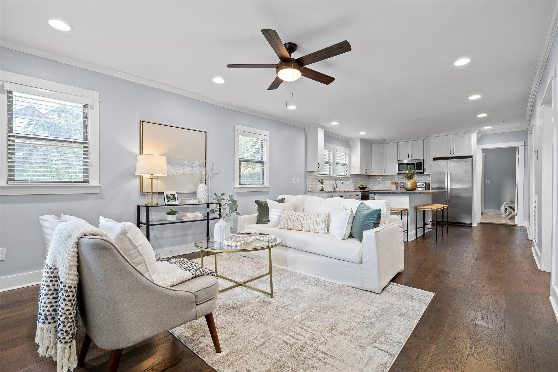 Chattanooga, Tennessee 37409, United States, 2 Bedrooms Bedrooms, ,2 BathroomsBathrooms,Residential,Active,220800