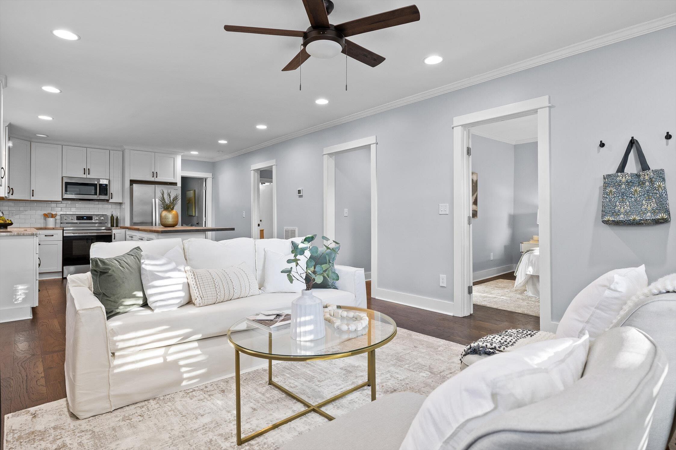 Chattanooga, Tennessee 37409, United States, 2 Bedrooms Bedrooms, ,2 BathroomsBathrooms,Residential,Active,220800