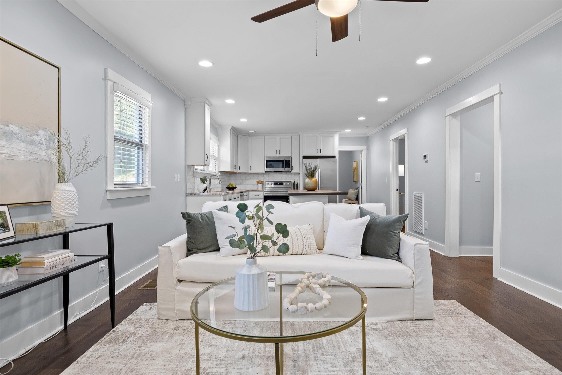 Chattanooga, Tennessee 37409, United States, 2 Bedrooms Bedrooms, ,2 BathroomsBathrooms,Residential,Active,220800