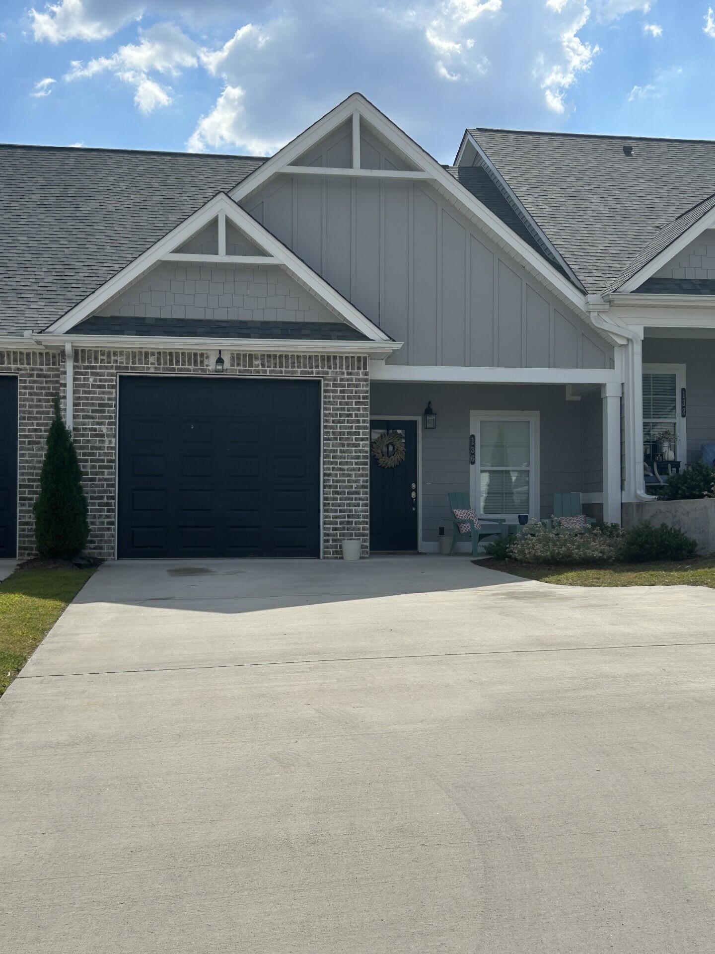 136 Bellingham Drive NE