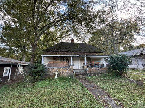 Photo of 705 Mclemore Street, LaFayette, GA 30728 (MLS # 1522135)