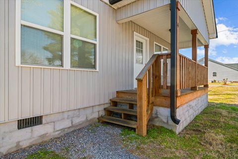 Tiny photo for 4 5th Avenue W, Chatsworth, GA 30705 (MLS # 1528515)