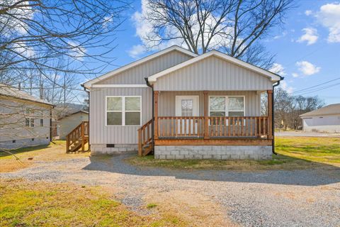 Tiny photo for 4 5th Avenue W, Chatsworth, GA 30705 (MLS # 1528515)