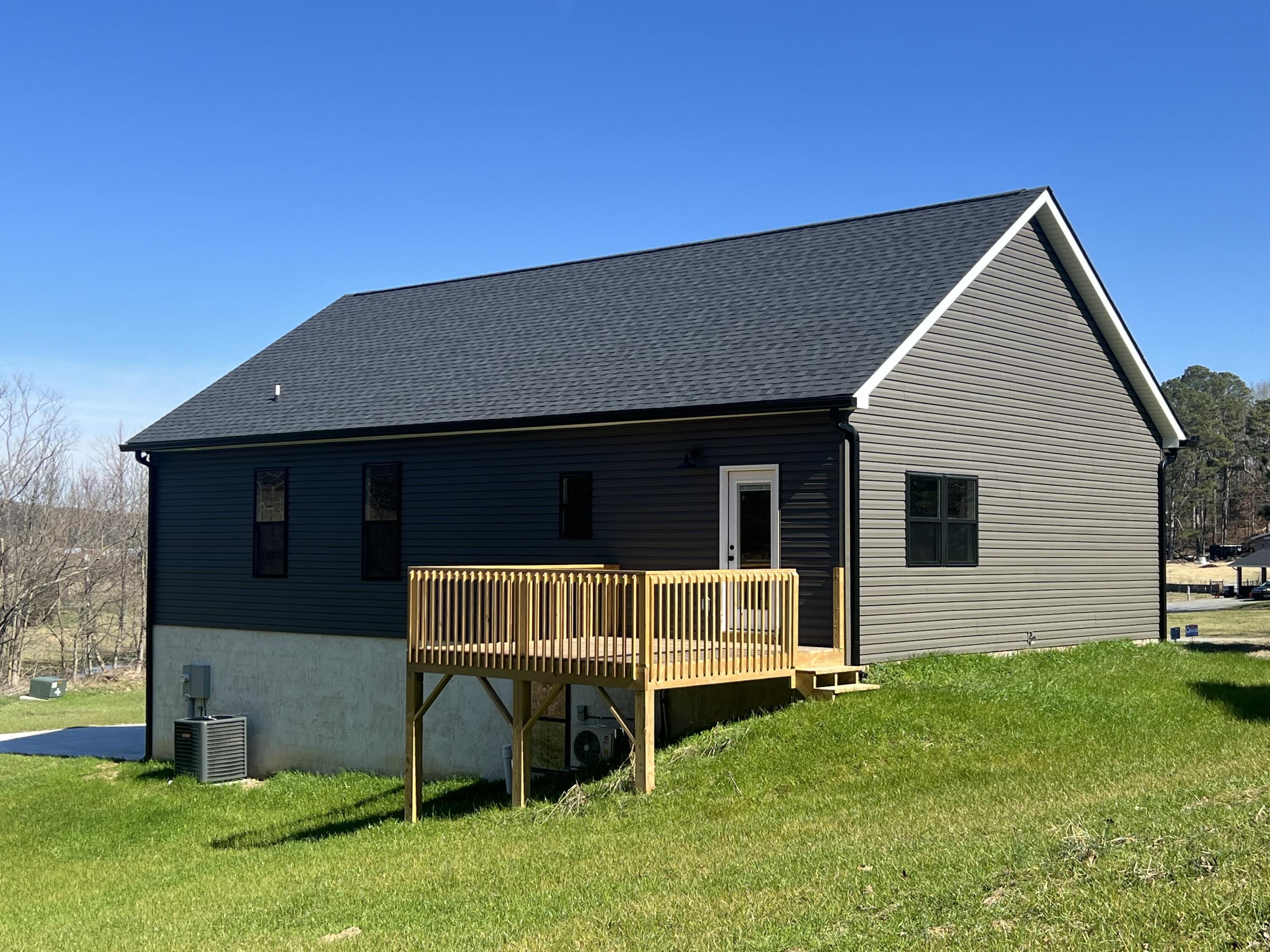 84 Arnold Lane